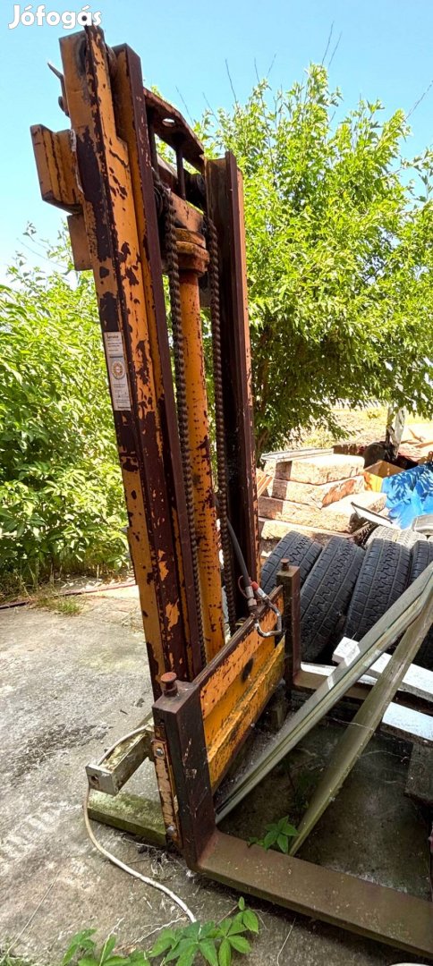 Targonca villa helyhiány miatt sürgősen eladó