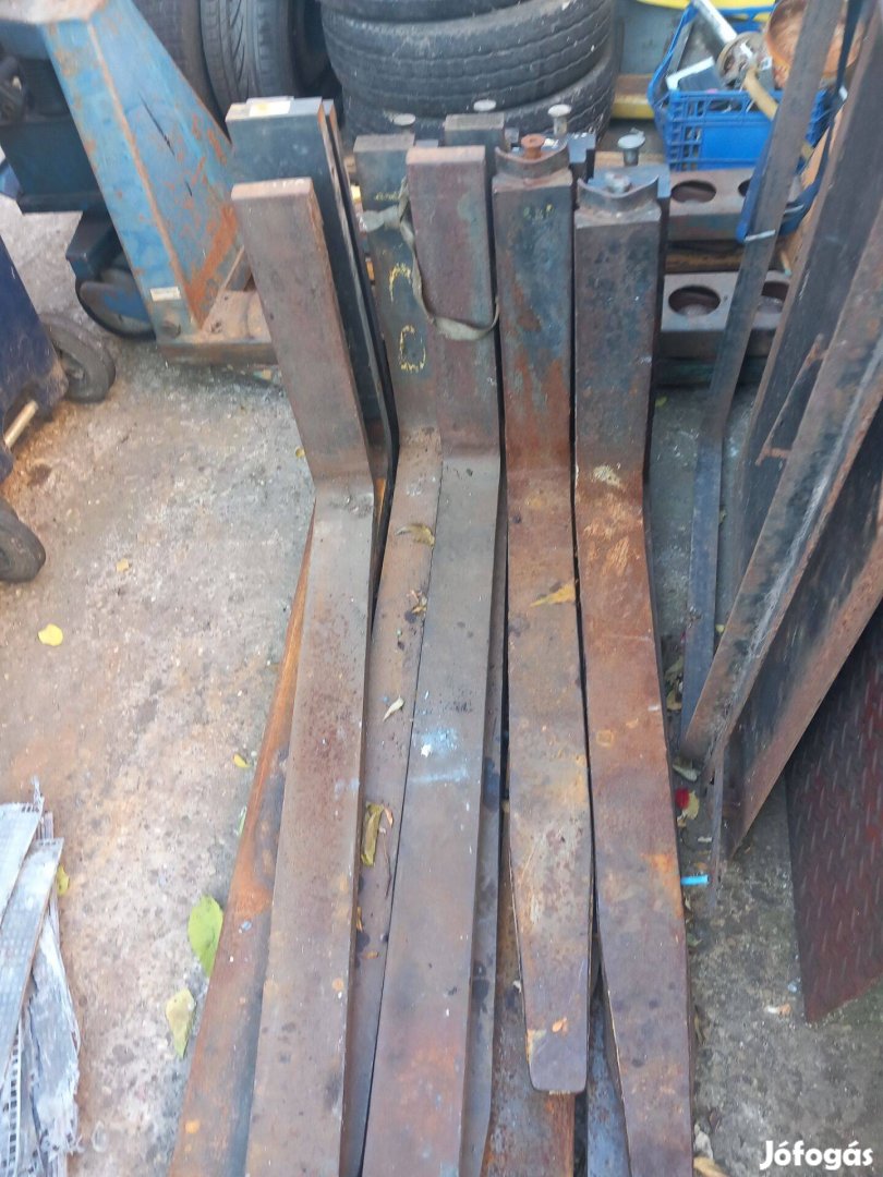 Targonca villa töb méretben eladó