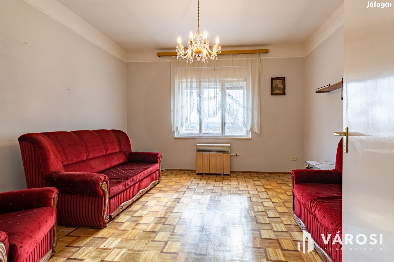 Tárnokon, jó helyen, nagy saroktelken, Kádárkocka eladó