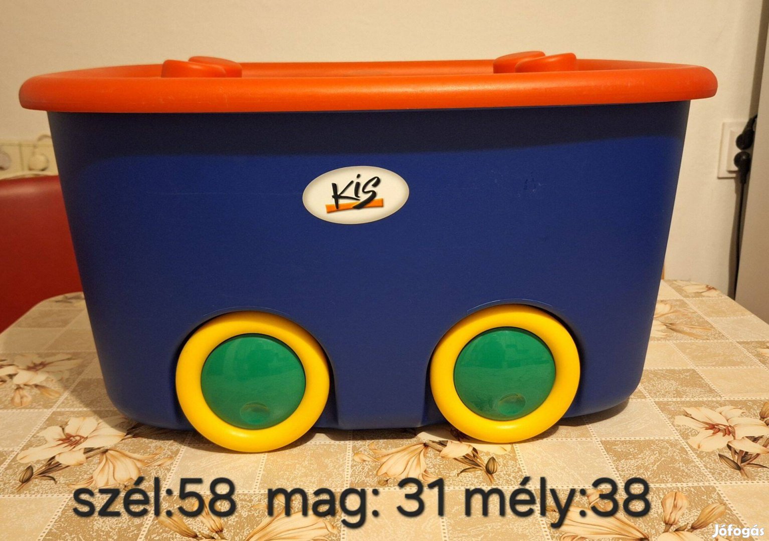 Tároló gurulós doboz játékoknak