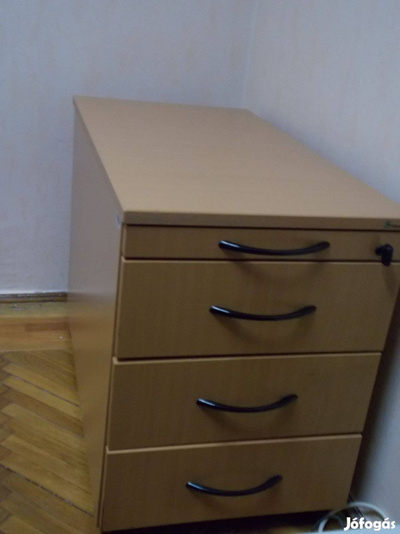 Tárolószekrény eladó
