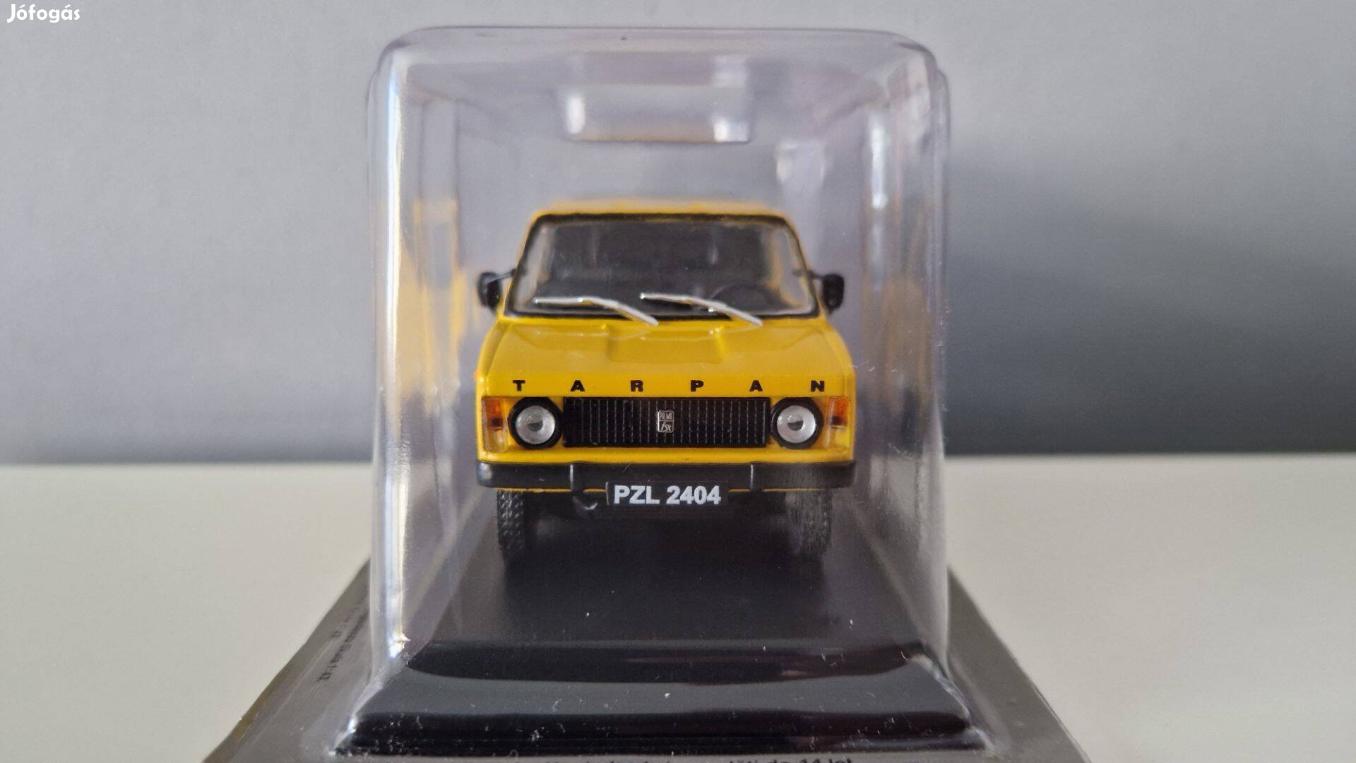 Tarpan 233 1:43 1/43 Modell bontatlan kisautó Legendás Retro pickup