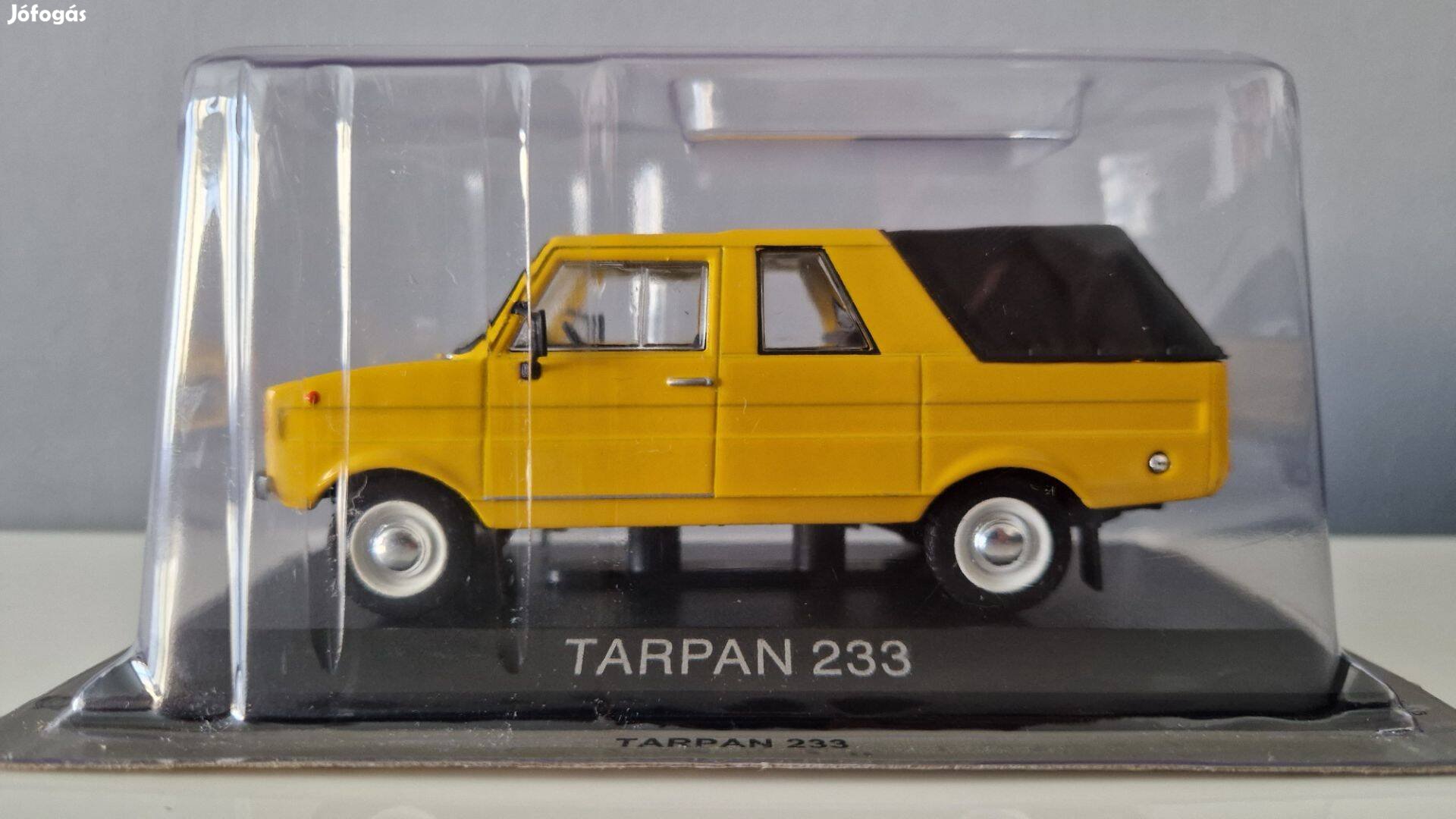 Tarpan 233 1:43 1/43 Modell bontatlan kisautó Legendás Retro pickup