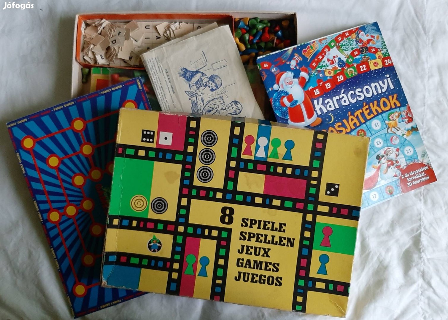 Társasjáték 8 fajta egy dobozban.
