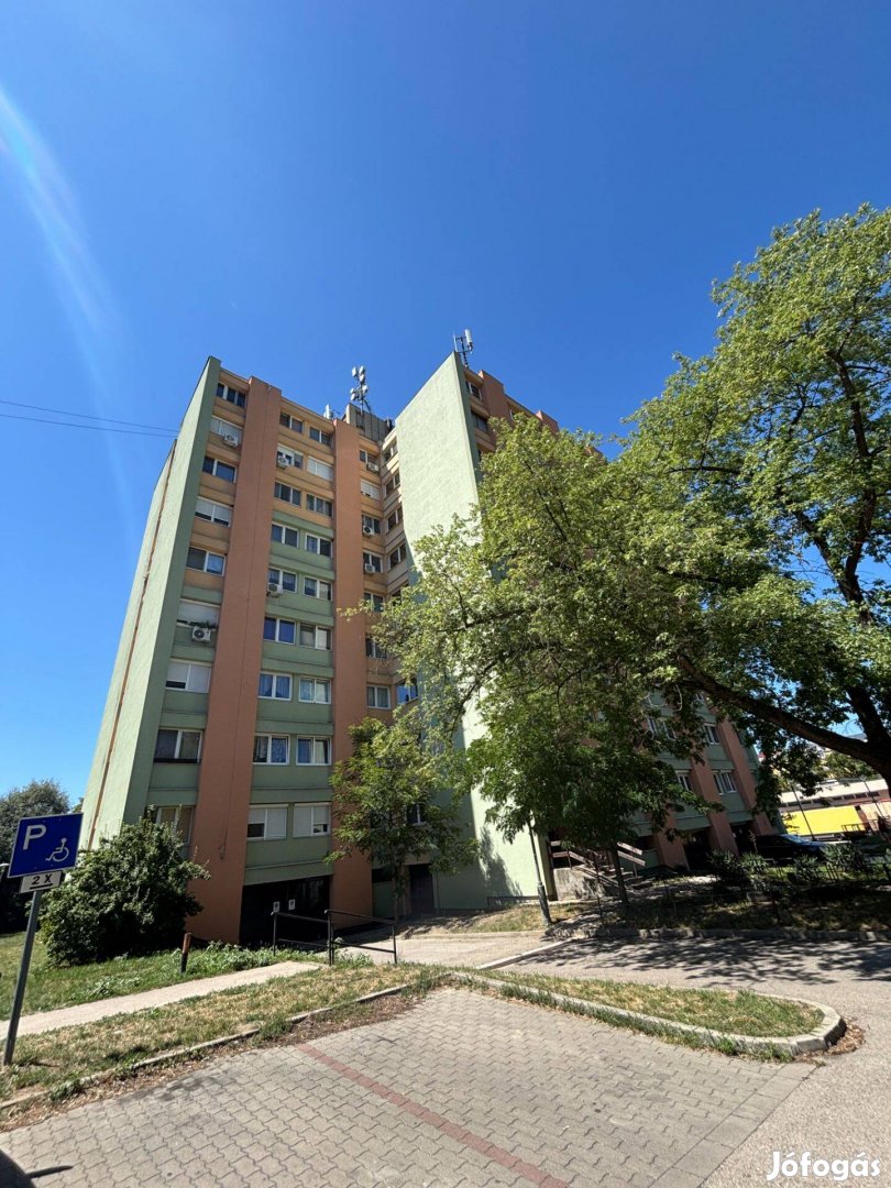 Tatabánya-Újvárosban lakás eladó