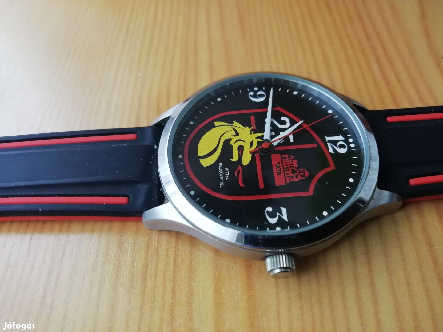 Tatai 25-ös Lövészdandár címeres zafír üveges miyota