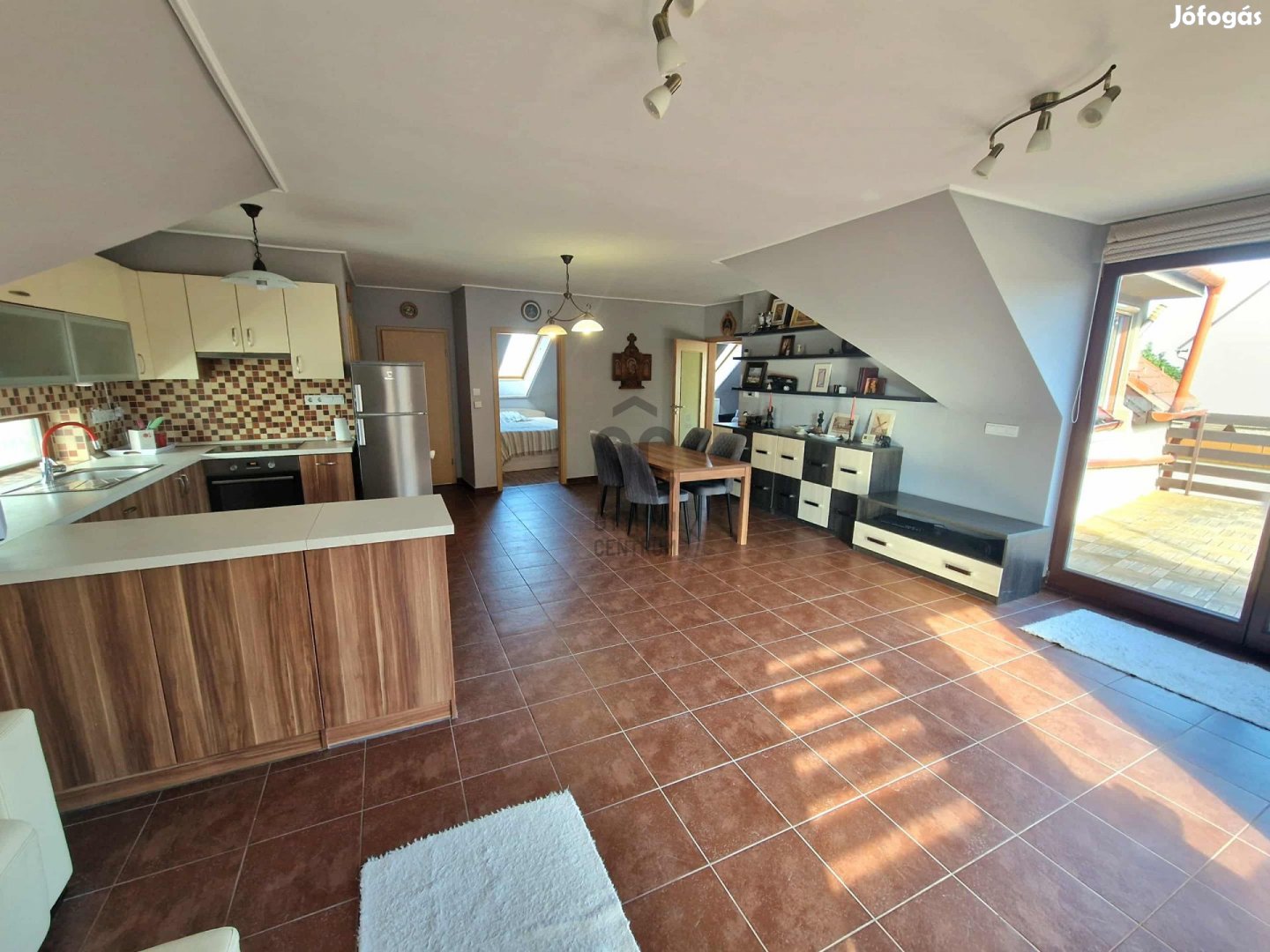 Tatai eladó tégla társasházi lakás