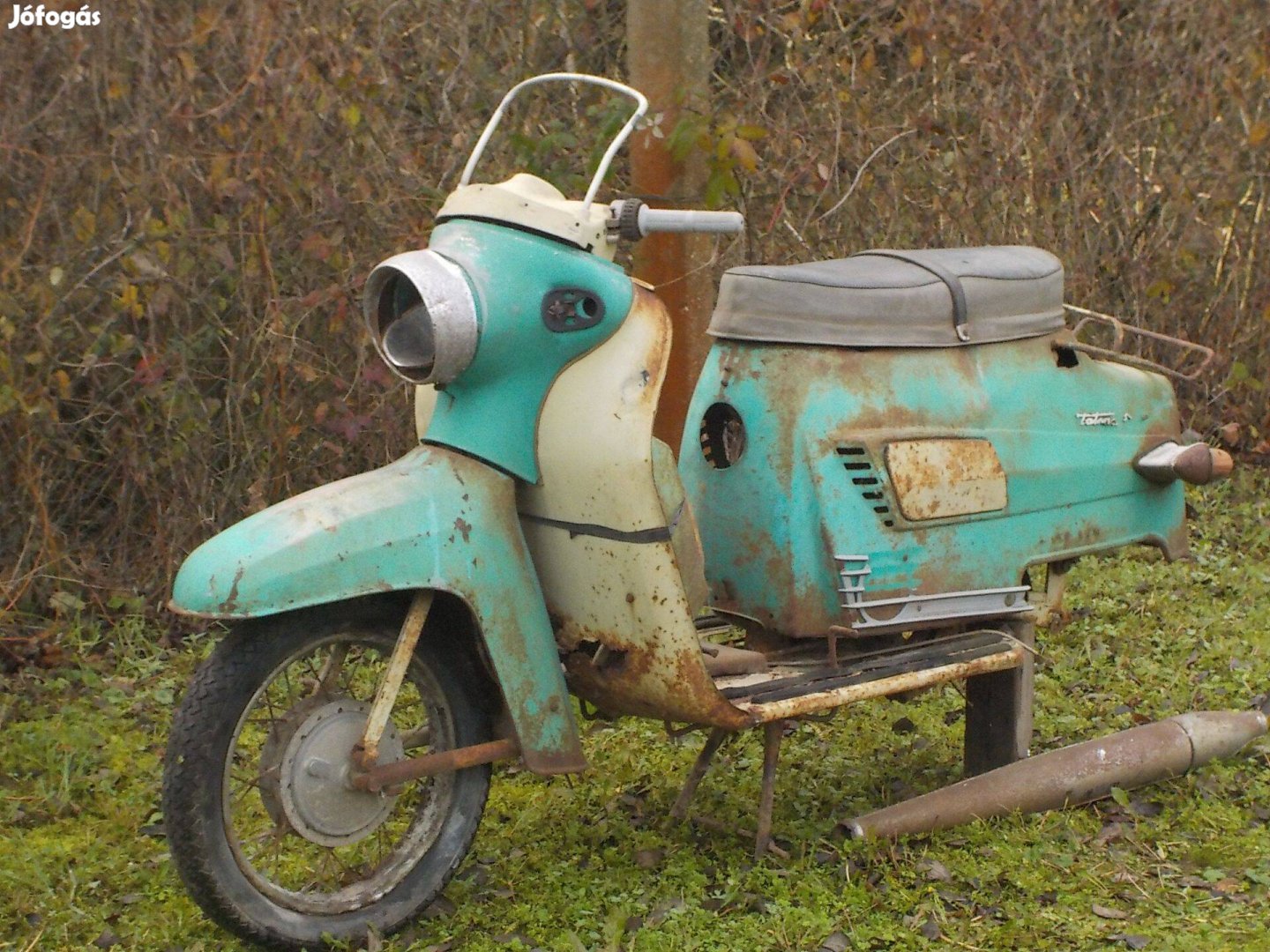 Tatran 125-ös,eredeti-gyári zőld szinű,szürke forgalmis csupasz váz