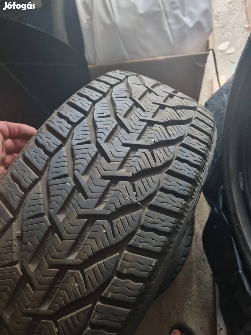 Taurus 225/45 R18 téli gumiabroncs