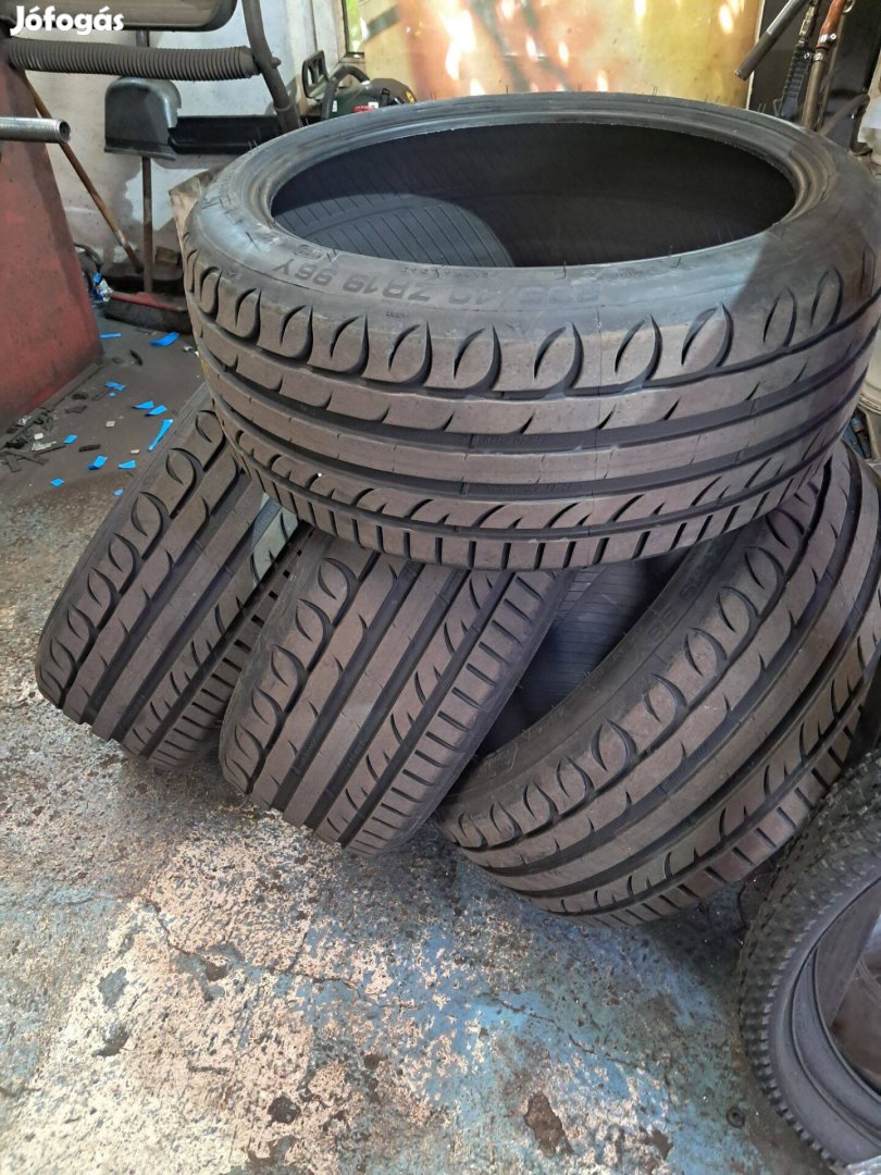 Taurus 235/40 r19 nyári, új eladó 110.000ft!