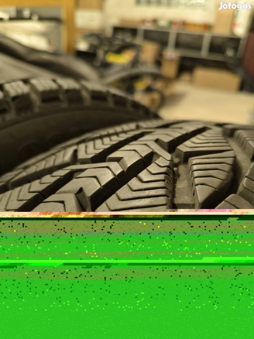 Taurus winter 215/65 R17 99H.  2db