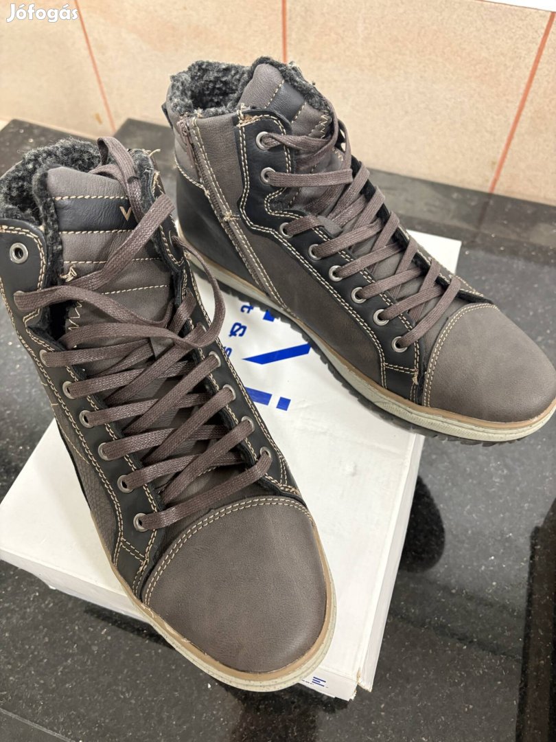 Tavaszi férfi új cipő