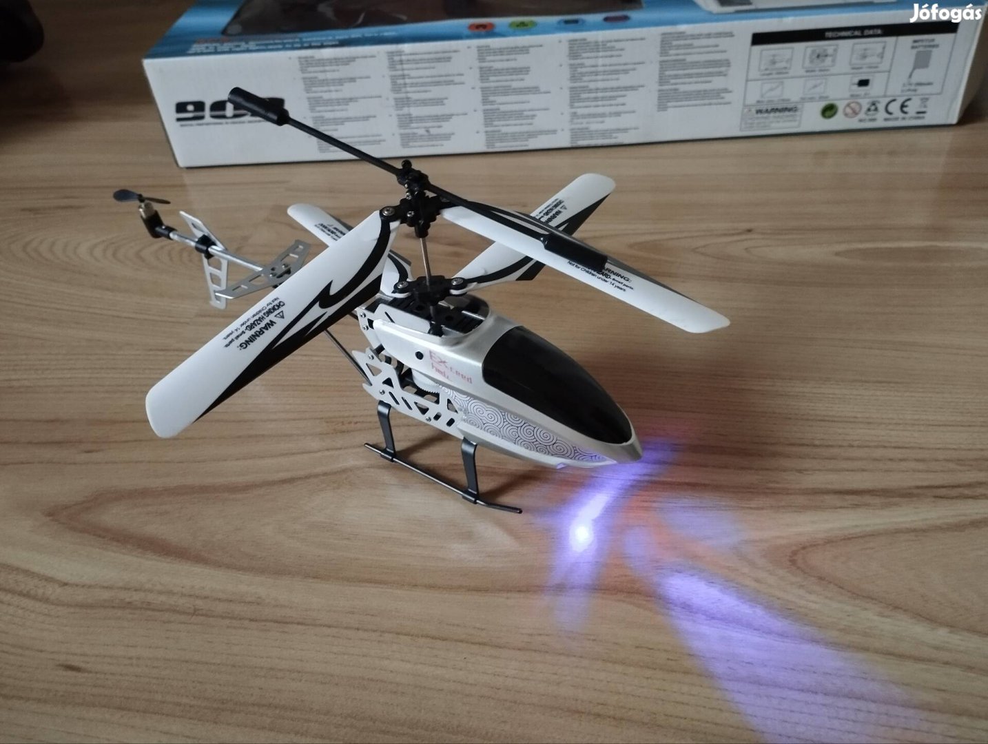 Távirányítós játék helikopter 