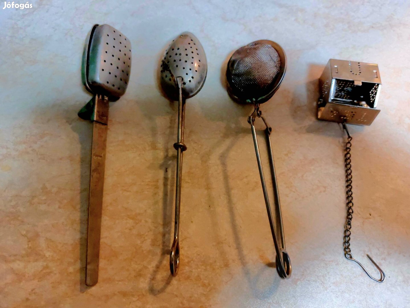 Teafű belogatos kanalak