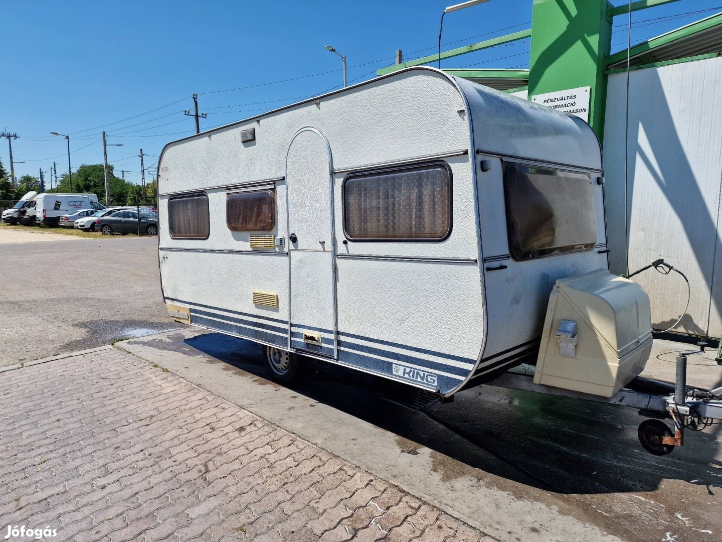Tec King 440 lakokocsi telepitesre, 4 fekhelyes, akar leszallitassal