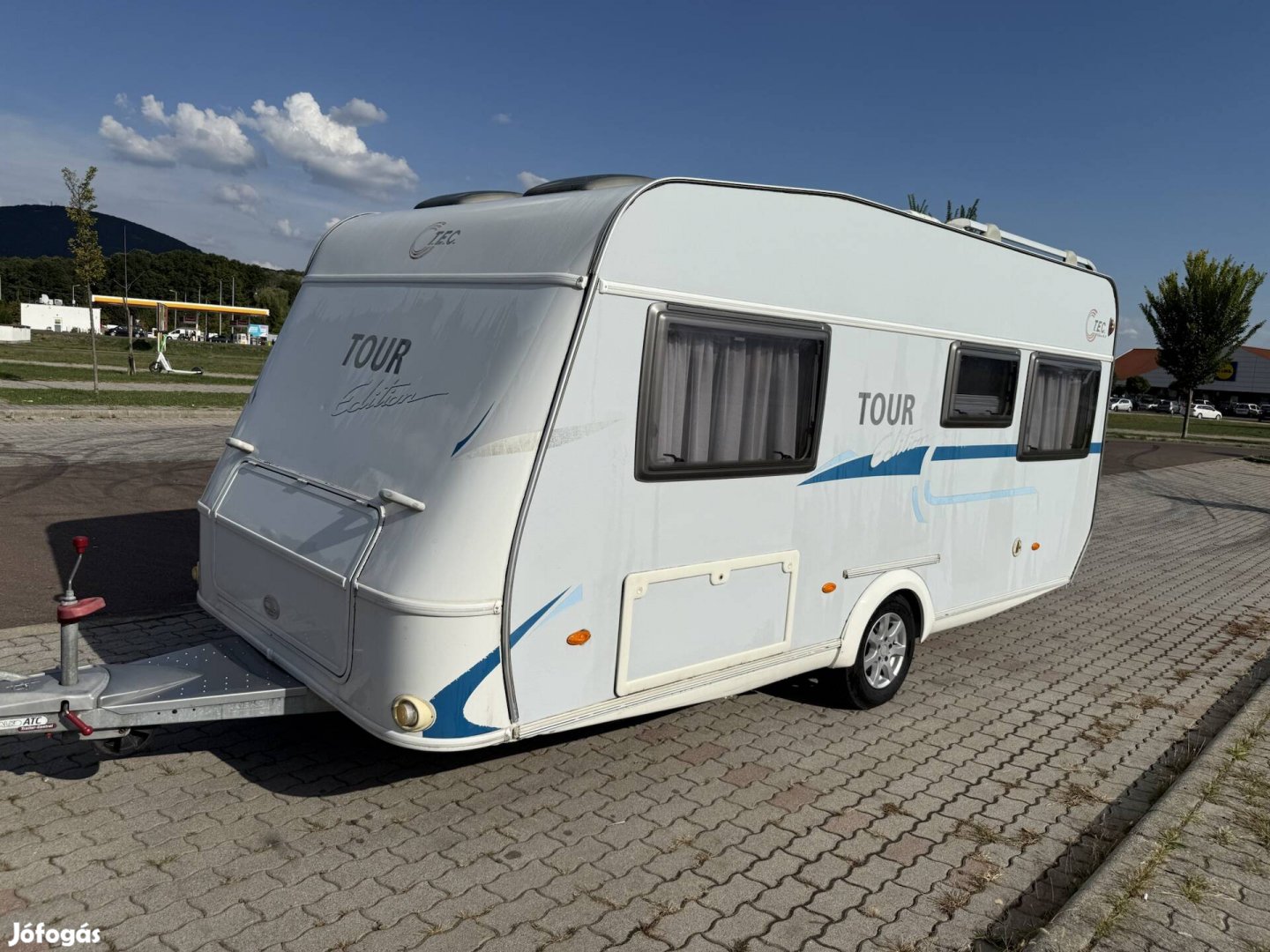Tec Tour Edition lakókocsi ,sátorral,1300 kg 