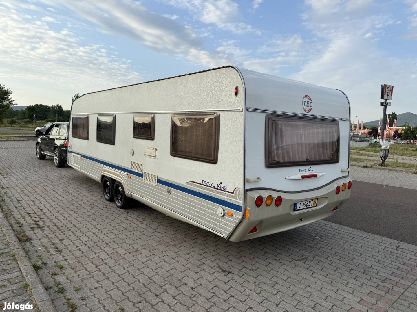 Tec Travelking 720 8 fős lakókocsi magyar okmányokkal 