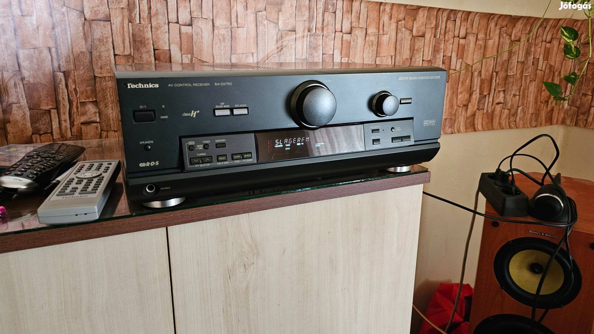 Technics SA DX750 Zenére Is Házimozira Is Tervezett Erősítő
