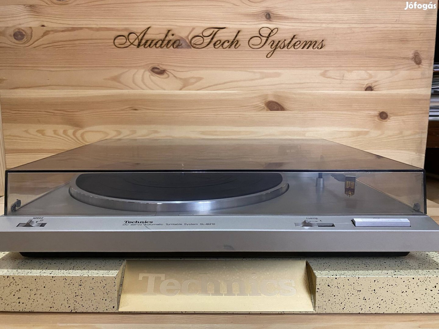 Technics SL-B210 felautomata lemezjátszó.