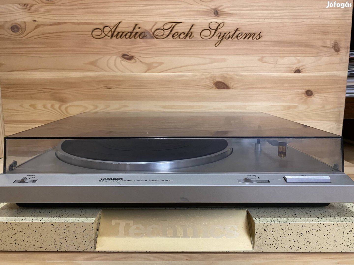 Technics SL-B210 félautomata lemezjátszó. 