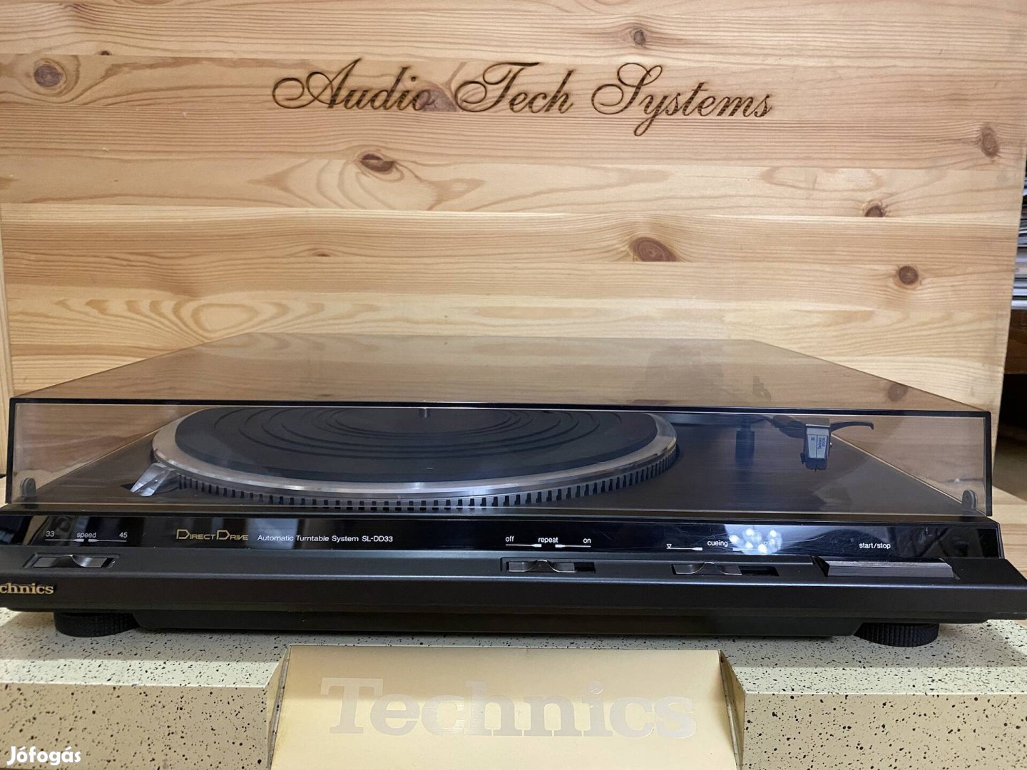 Technics SL-DD33 automata direkt hajtású bakelit lemezjátszó. 