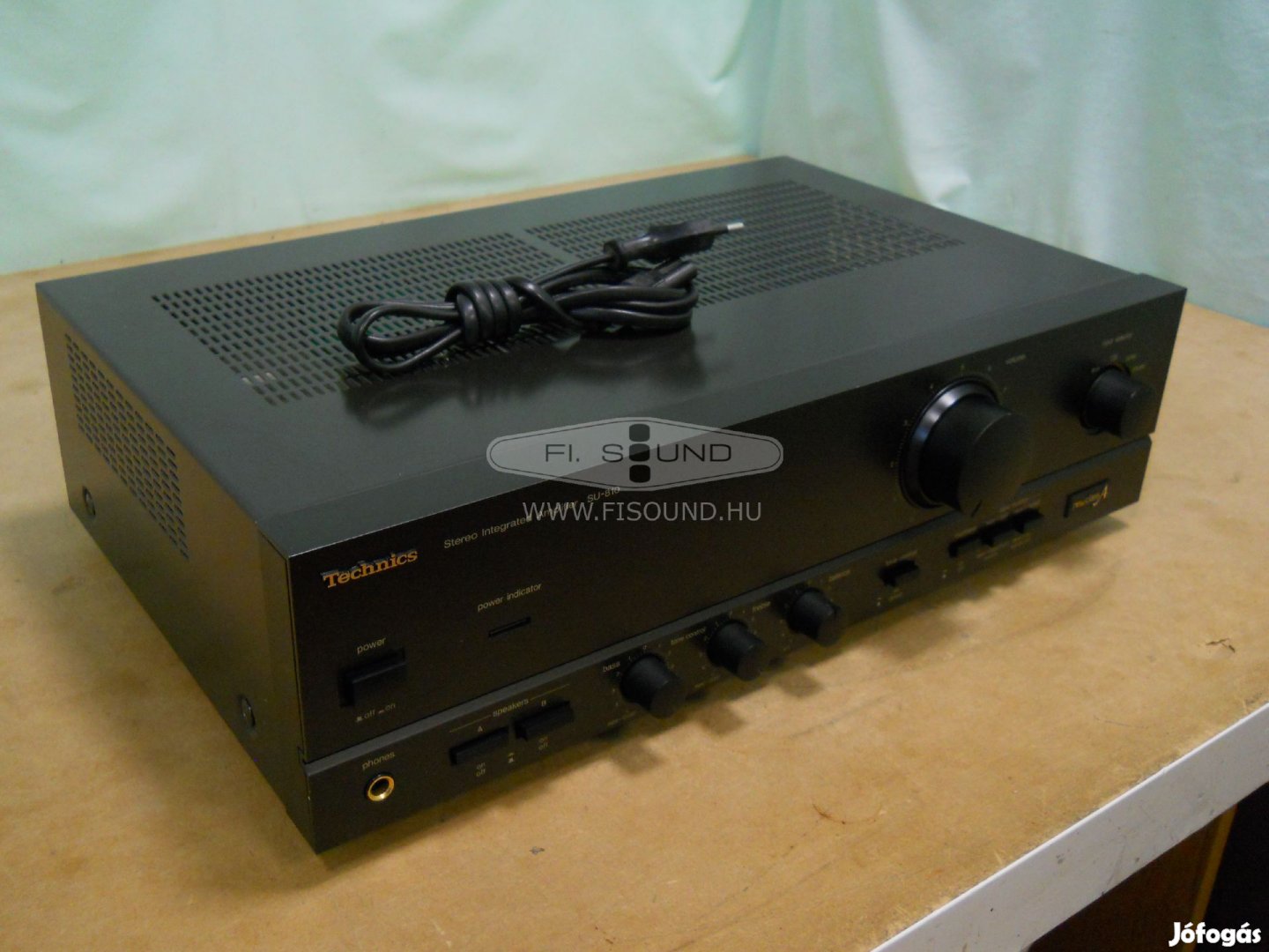 Technics SU-810 ,2x75W,4-16 ohm,4 hangfalas sztereo erősítő