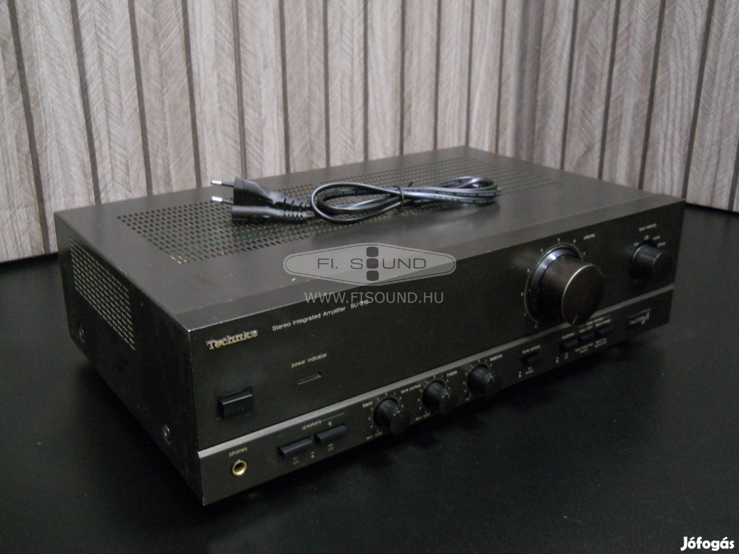 Technics SU-810 ,2x75W,4-16 ohm,4 hangfalas sztereo erősítő