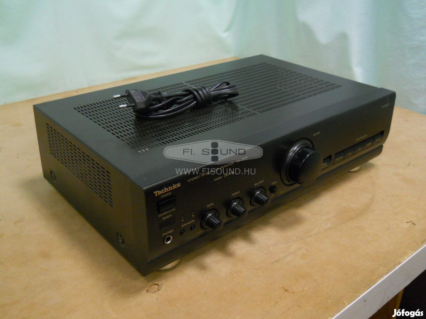 Technics SU-V500 ,2x65W,4-16 ohm,4 hangfalas sztereo erősítő