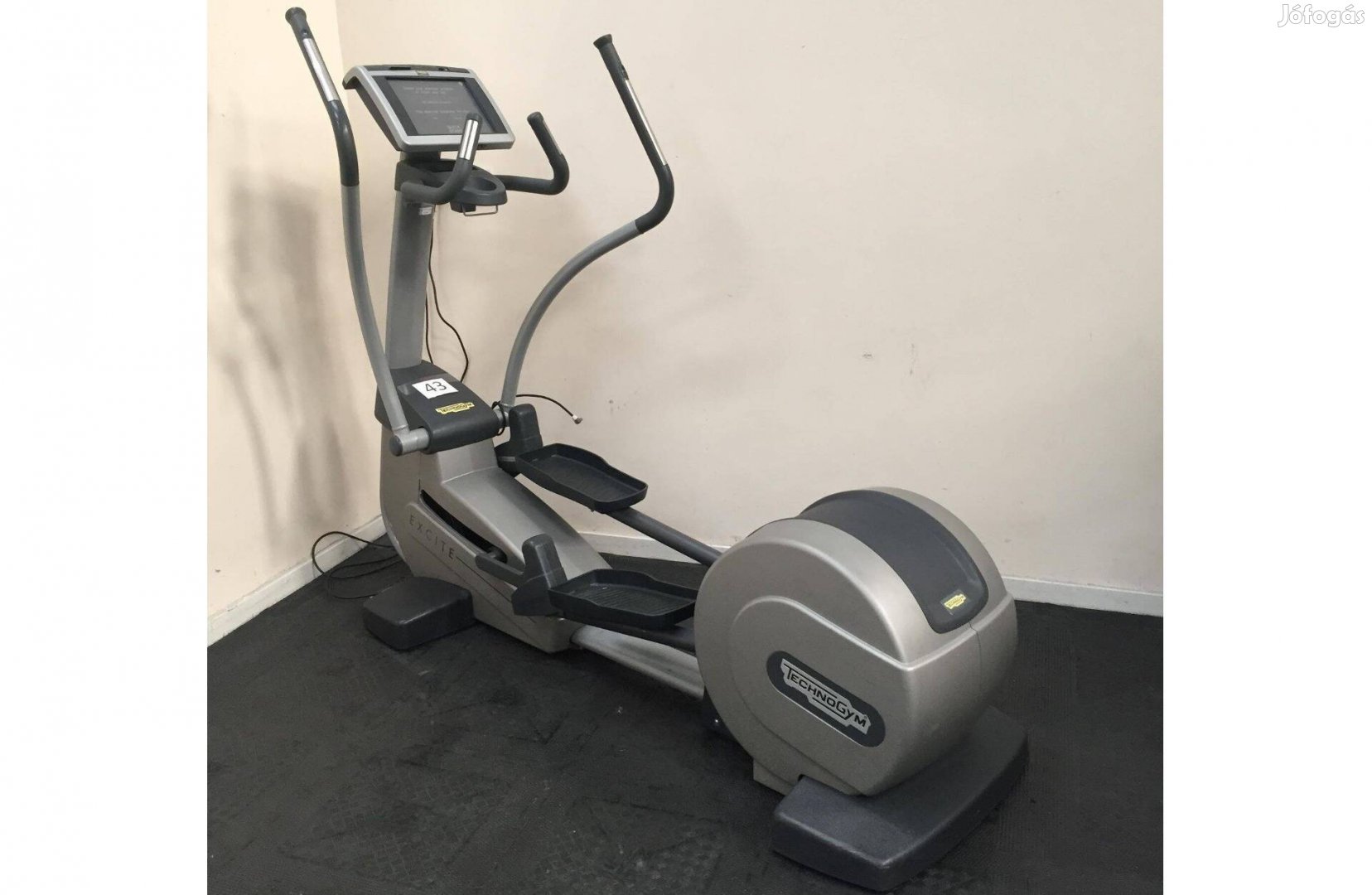 Technogym Excite 700E Elliptikus Tréner (edzőgép)