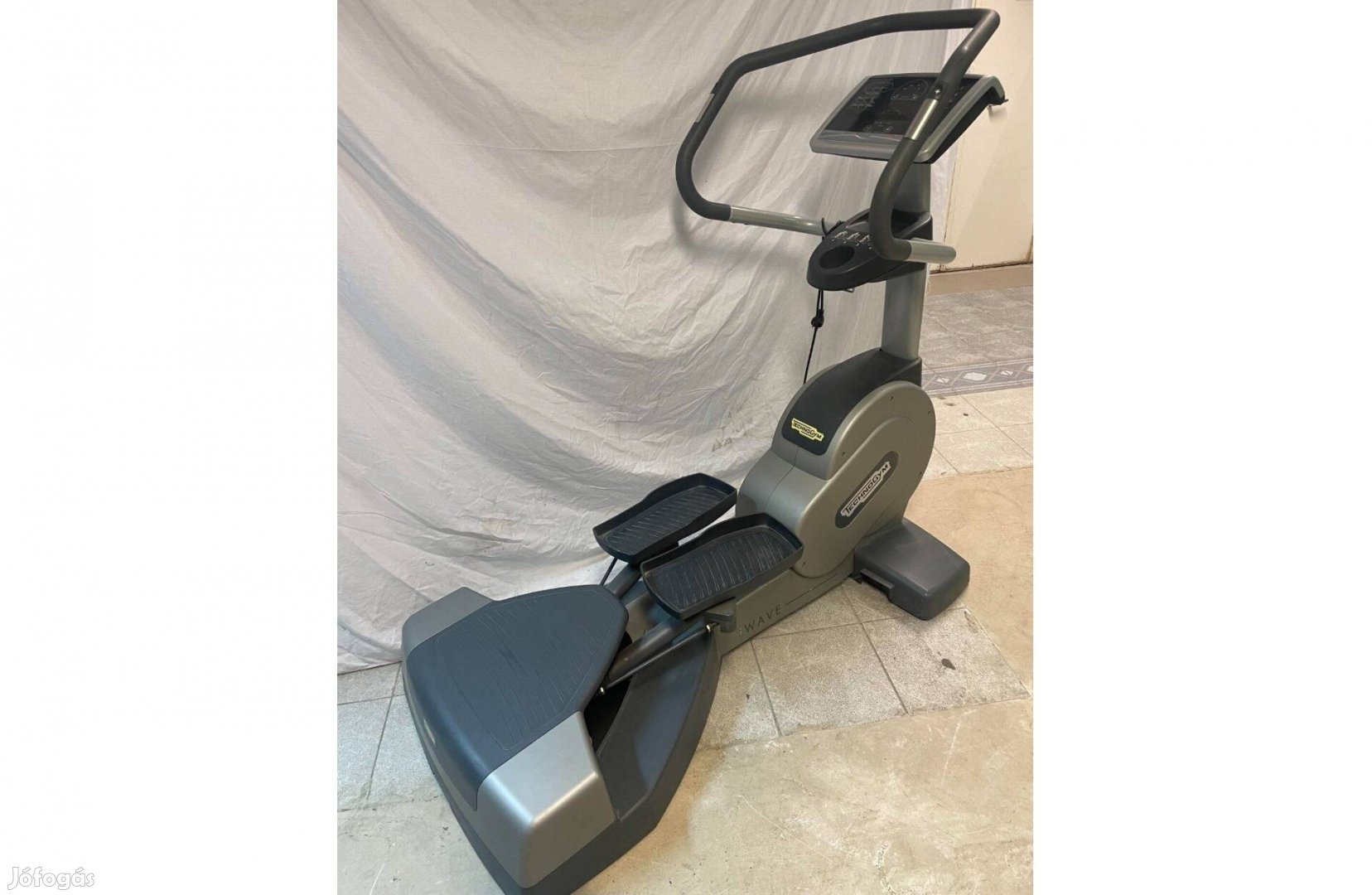 Technogym Excite 700 Cardio Wave Korcsolyázó Gép ( edzőgép )