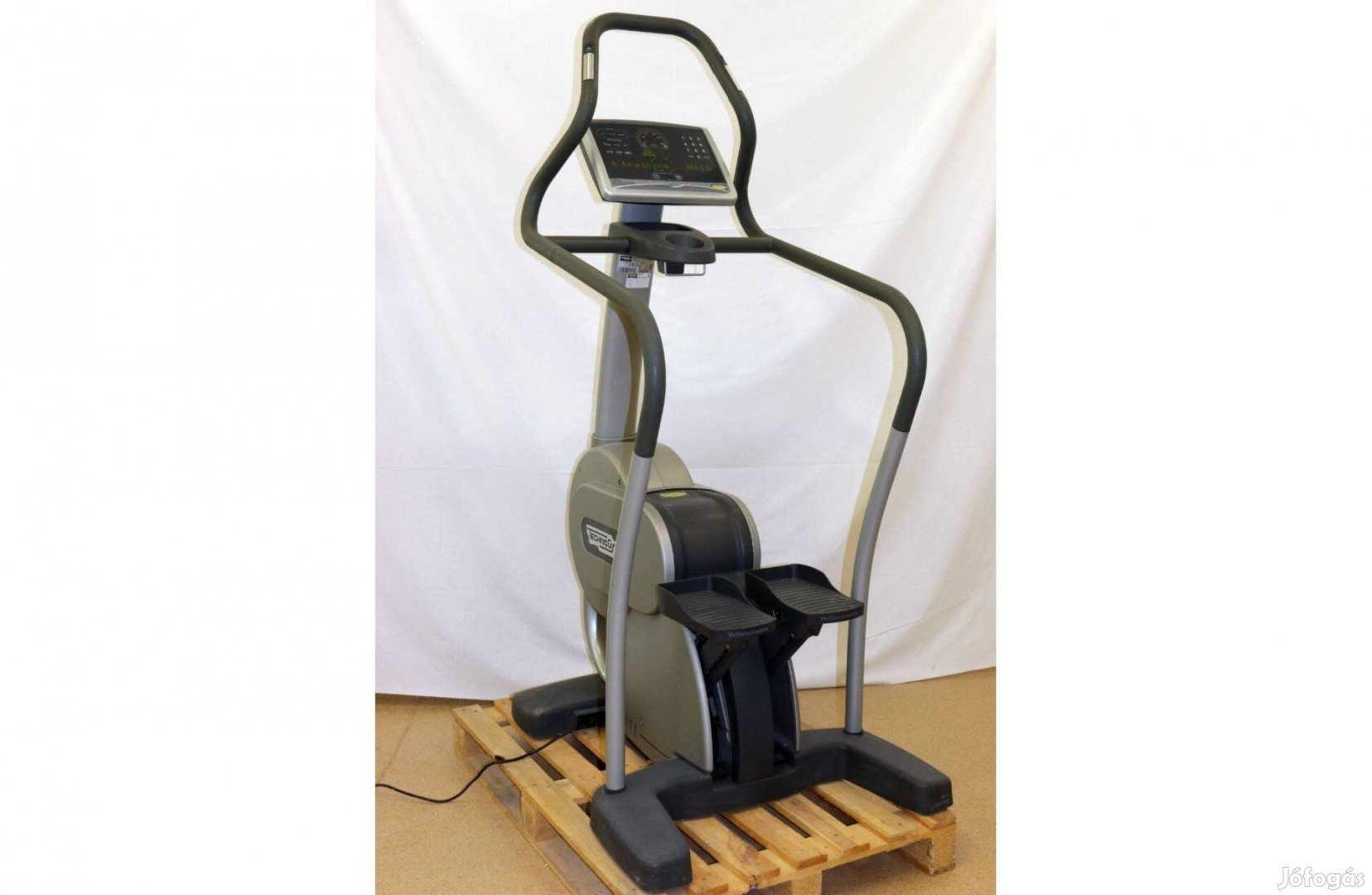 Technogym Excite+ STEP 700 Taposógép ( edzőgép )