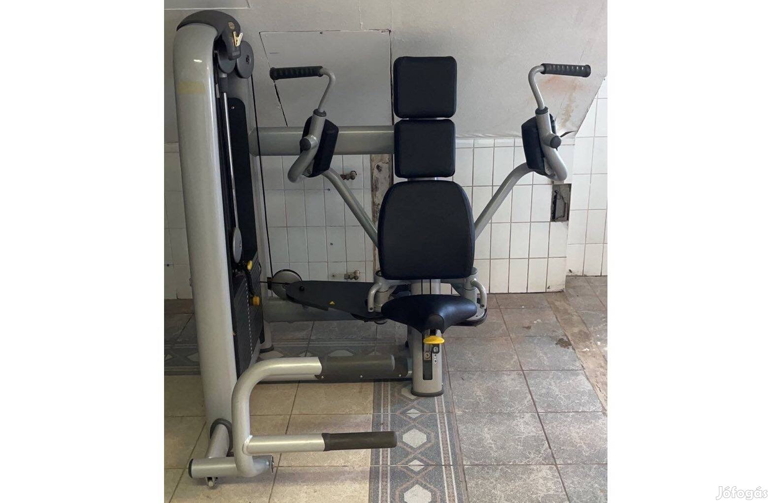 Technogym Selection Mellprés Gép (edzőgép)