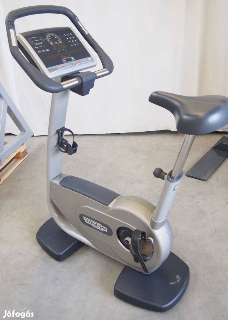 Technogym Upright Bike 500 SP ,akksis profi bringa Generátoros,saját (