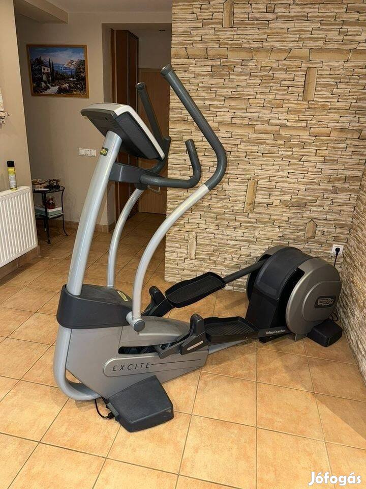 Technogym elliptikus tréner