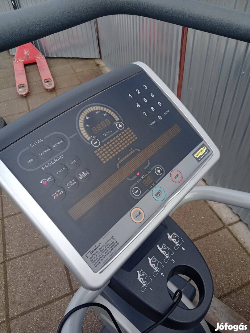 Technogym wave edzőtermi korcsolya gép