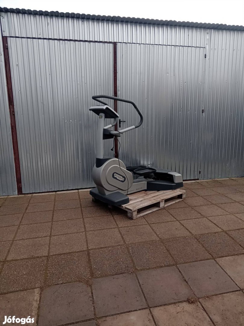 Technogym wave edzőtermi korcsolyázó gép