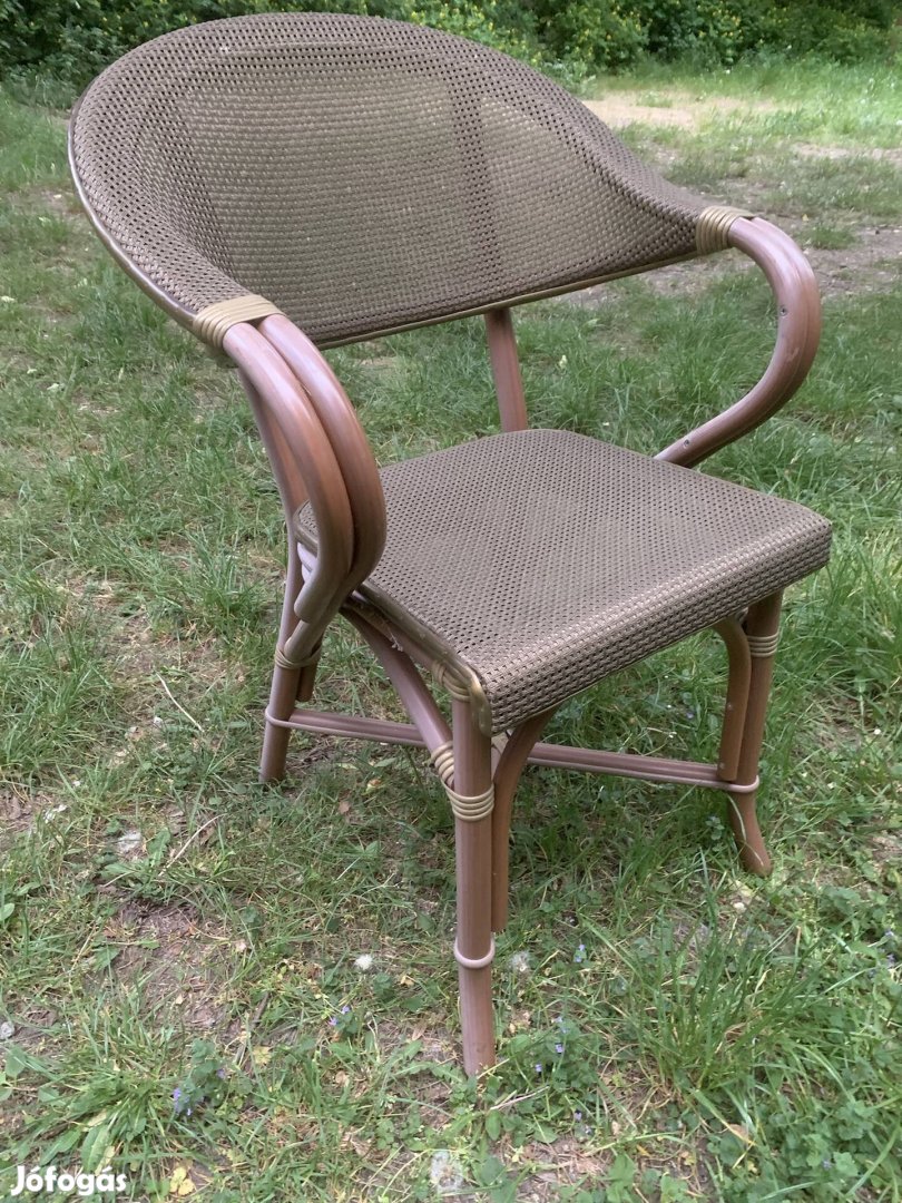 Technorattan szék olasz manufakturából