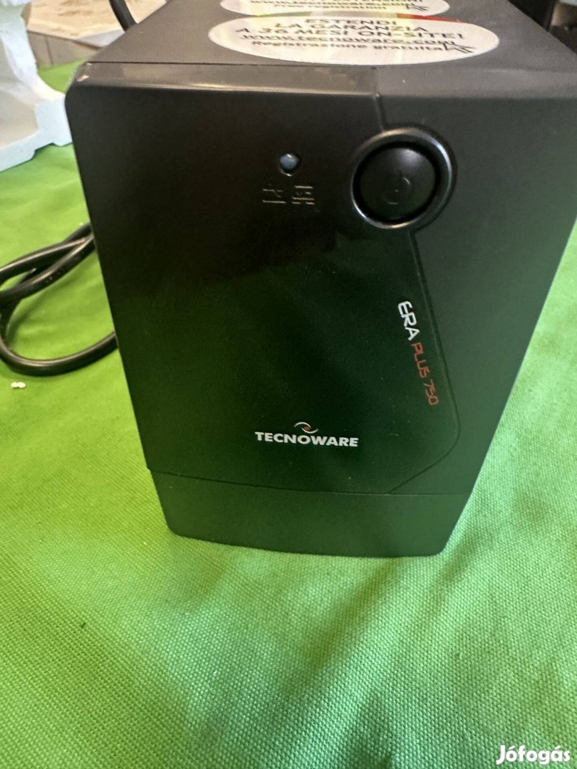 Tecnoware ERA PLUS 750 VA szünetmentes tápegység