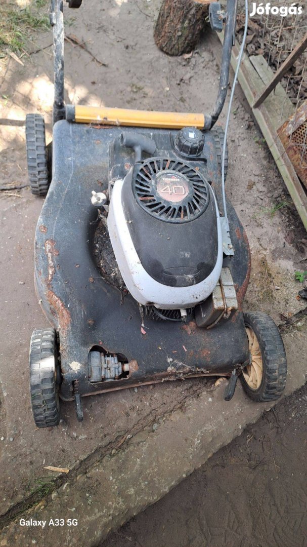 Tecumsec motoros önjáró fünyiró