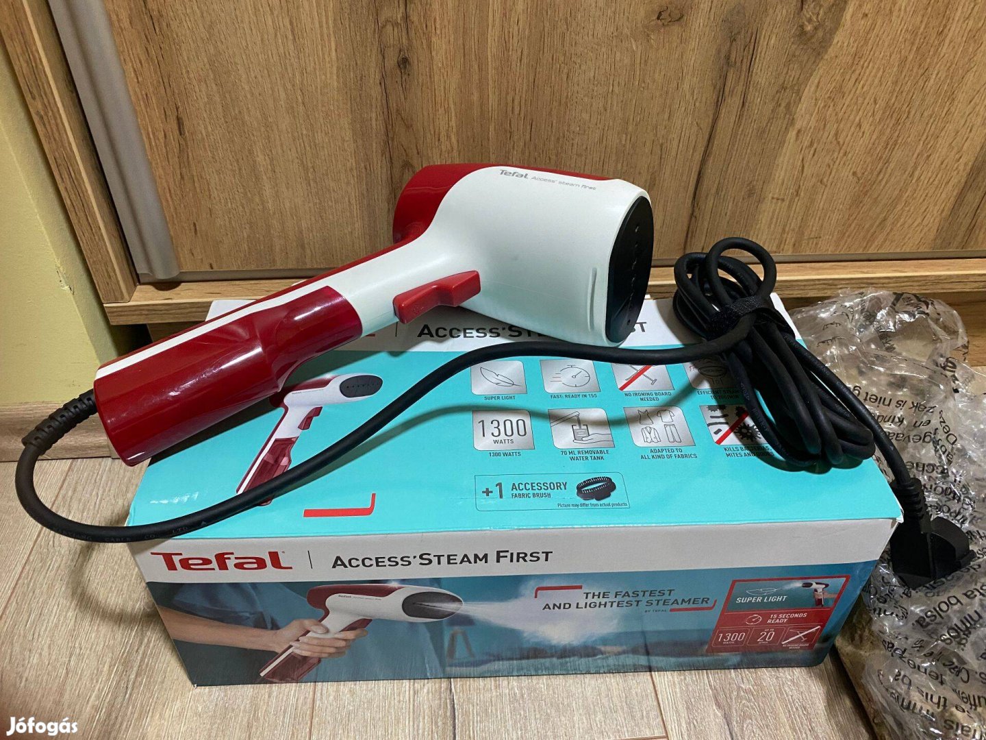 Tefal Függőleges Ruhagőzölő és Fertőtlenítő DT6132E0