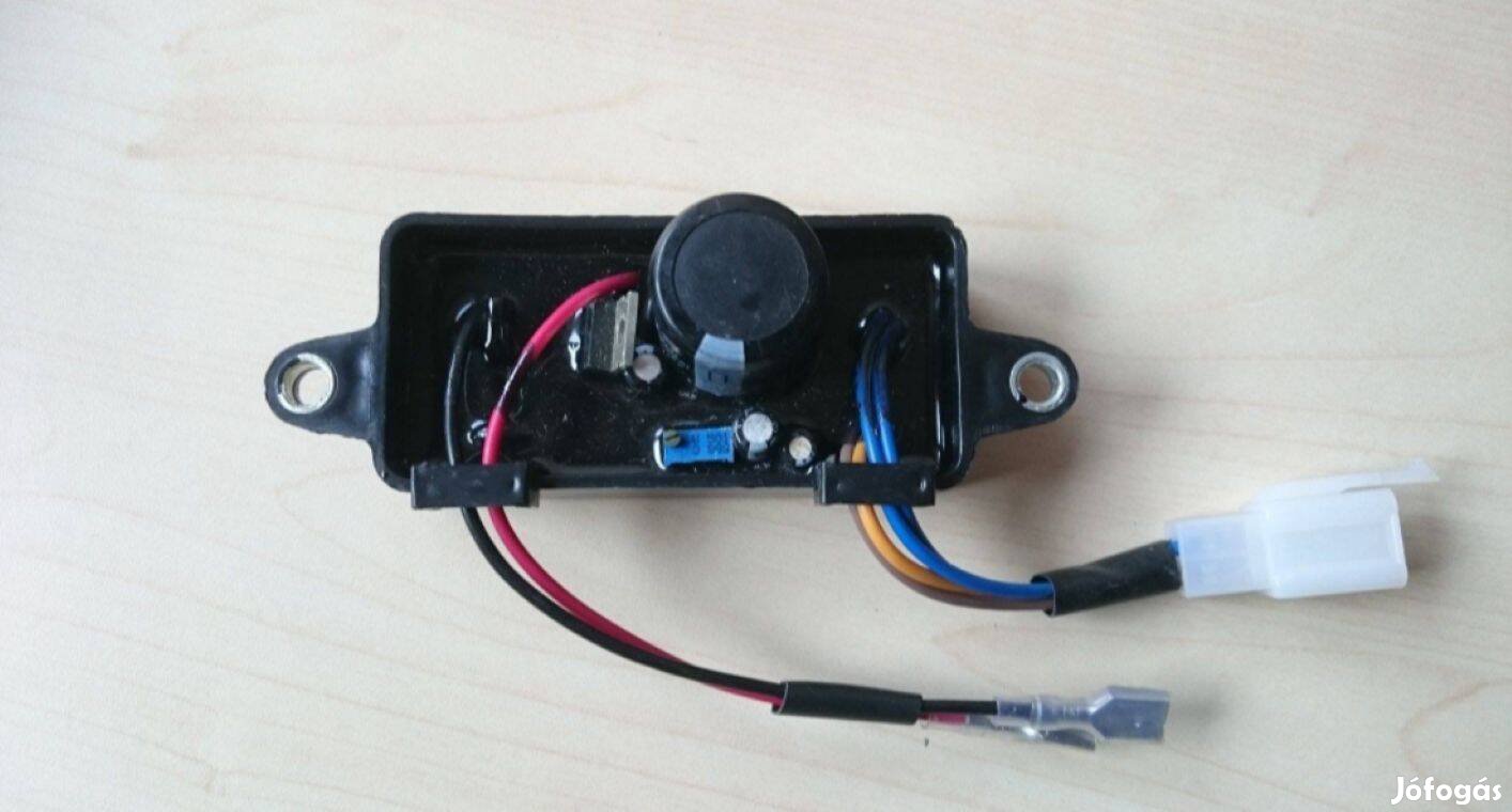 Téglalap alakú 10cm-es lyuktávolságú feszültség szabályzó