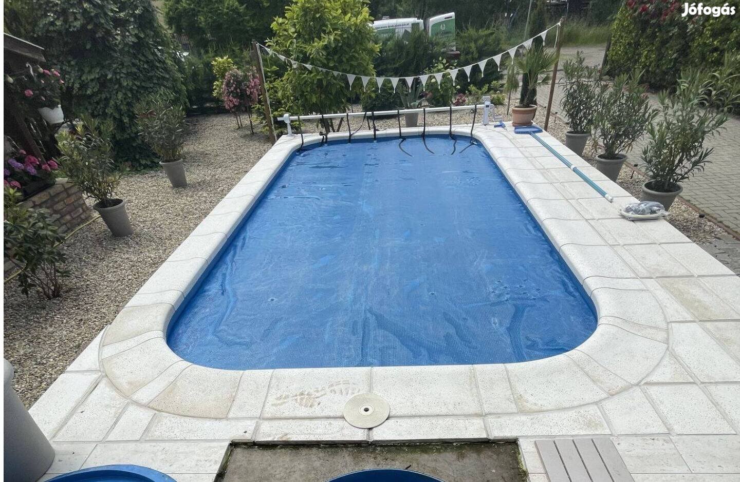 Téglalap alakú medencetest lekerekített sarokkal 6 x 3 x 1,2 m
