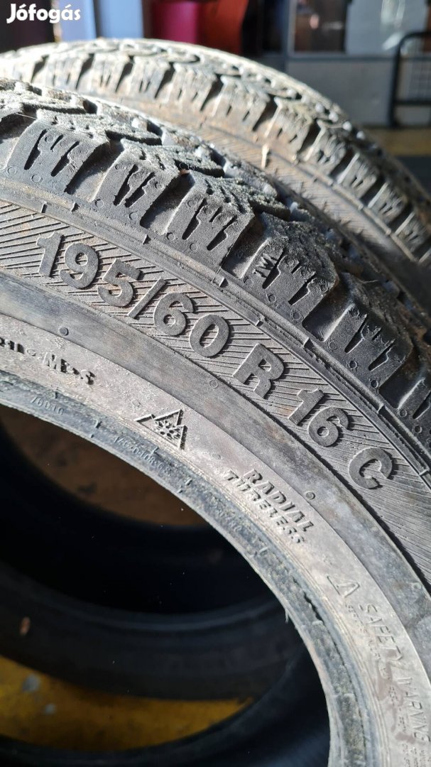 Teherautó  195/60 r16 téli gumi 2 db 