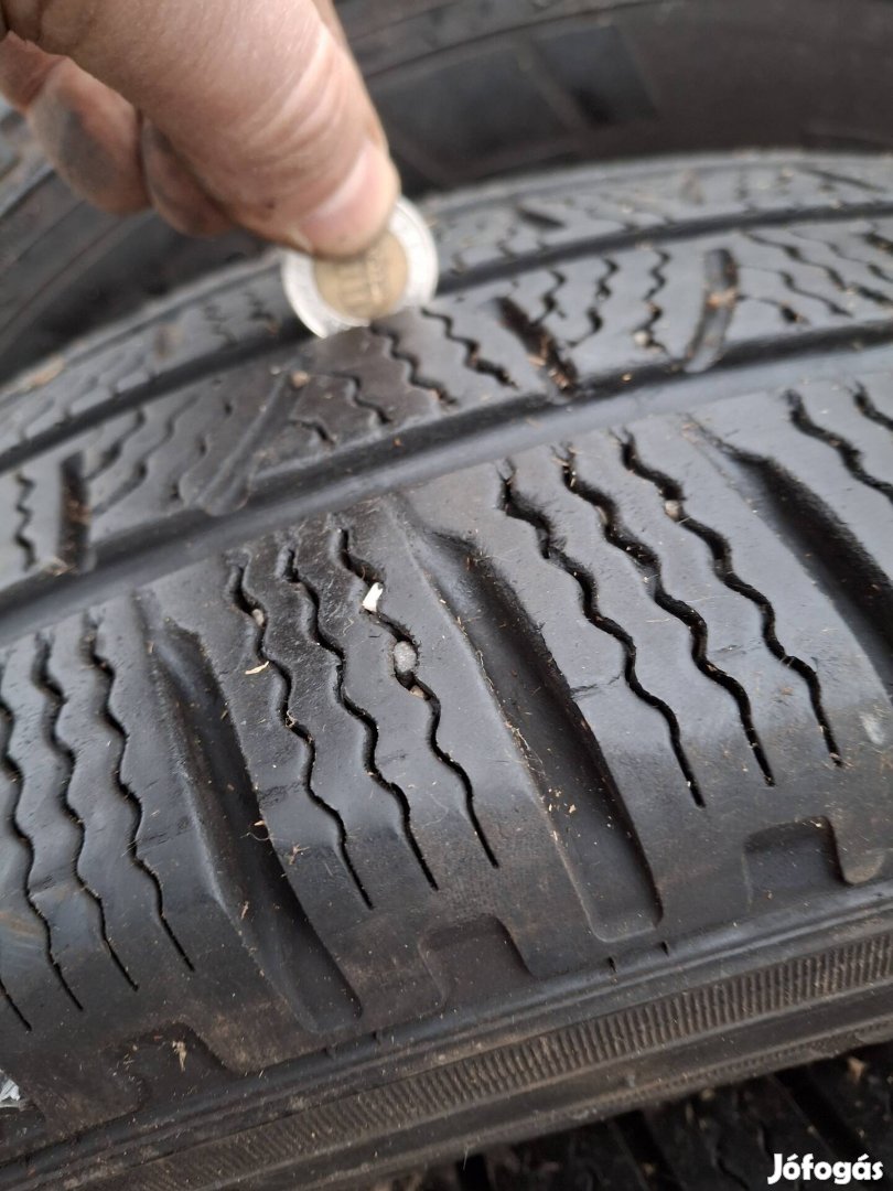 Teherautó gumiabroncs eladó 225/75 R16 c