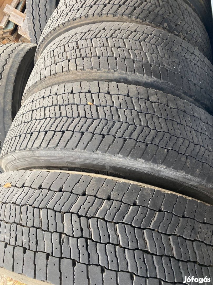 Teherautó gumik eladók 315/80-as méretben
