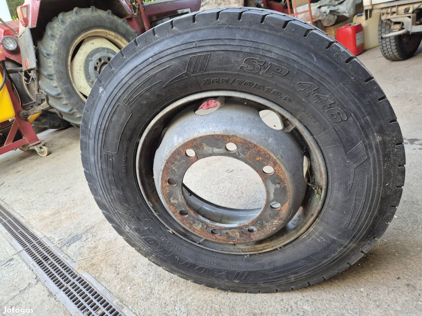 Teherautó kérek 265/70 R19.5