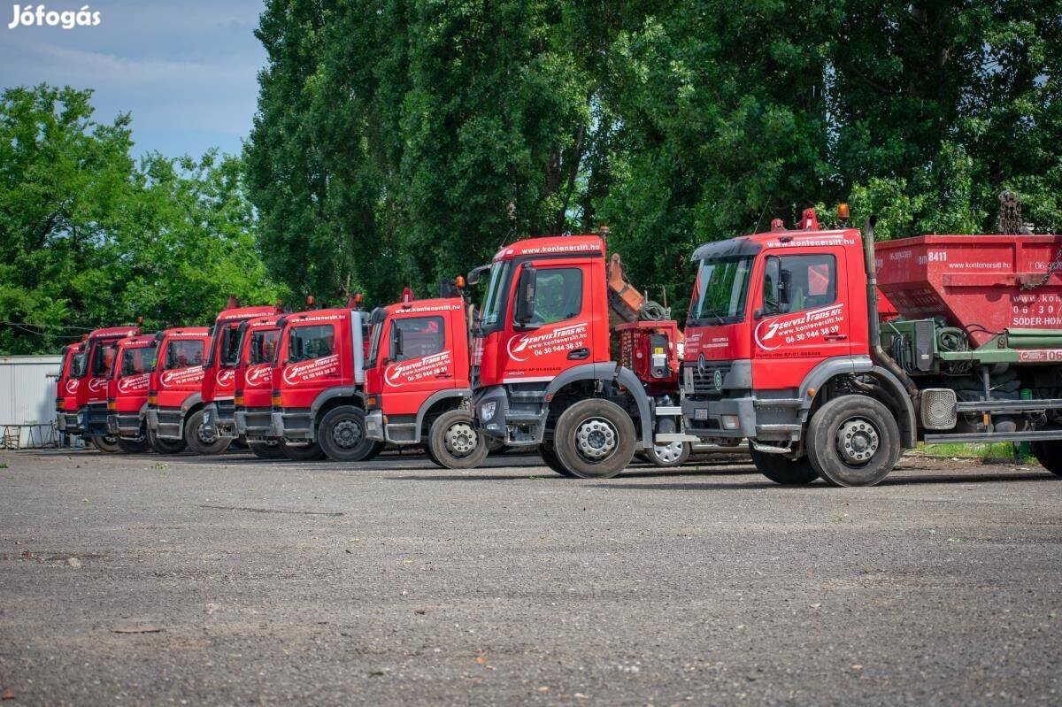 Tehergépjárművezető konténeres autóra