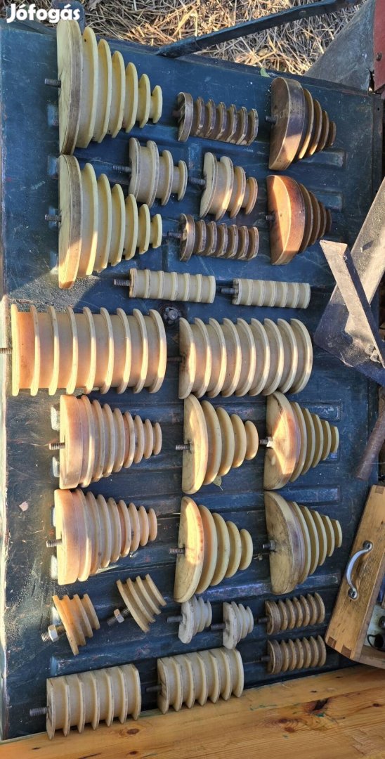 Tekercselő gép, rengeteg sablonnal, anyagokkal