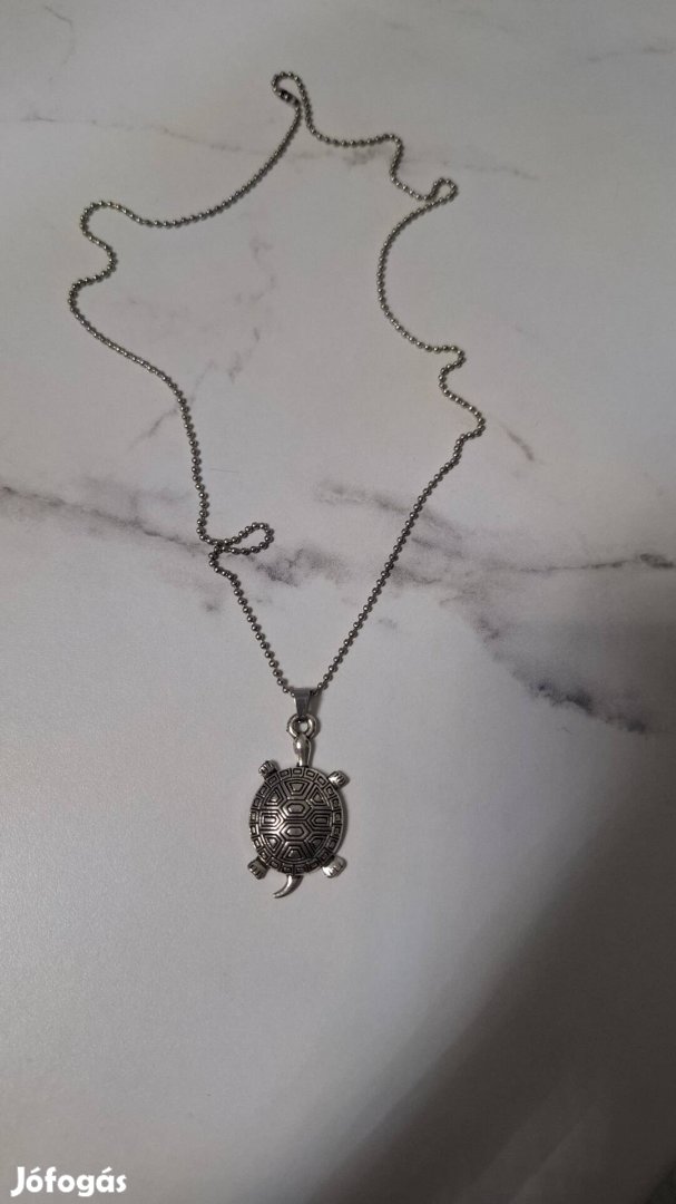 Teknősbéka medál lánccal