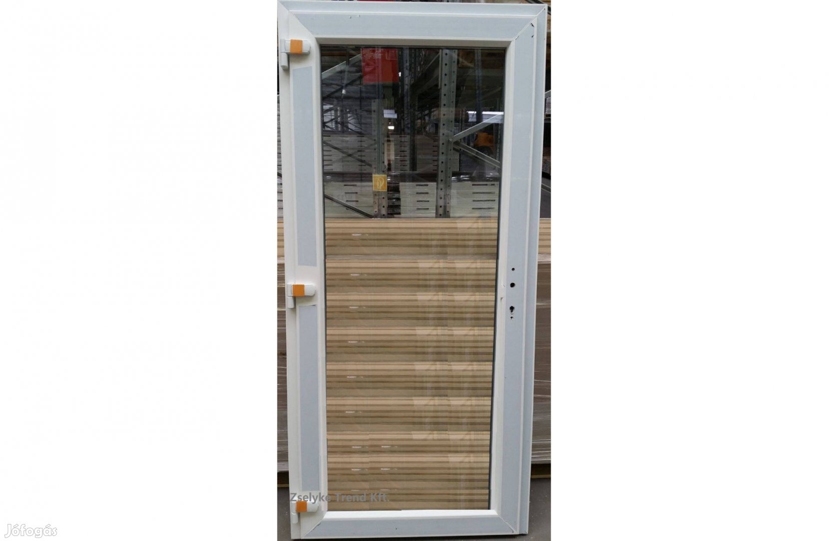 Tele üveges bejárati ajtó akár 88x198, vagy 95x205 cm